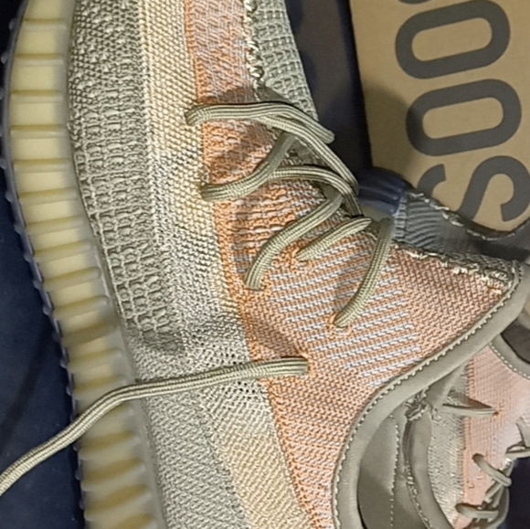 Yeezy boosts v2 - Picture 6 of 10